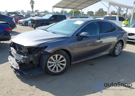 2019 Toyota Camry Le z USA, uszkodzony, nr VIN 4T1B11HK3KU776759